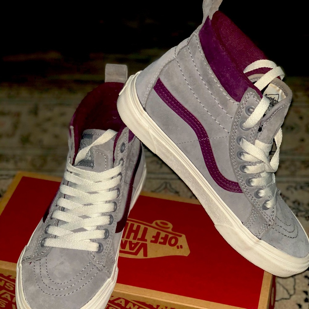 Vans Hi-Top Women’s Sneaker